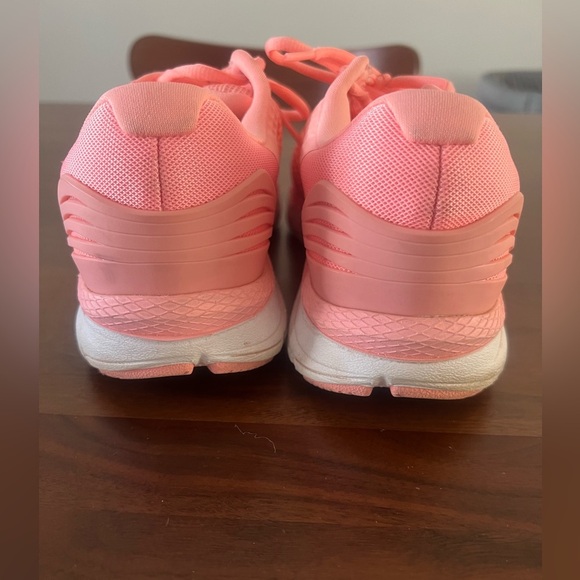 Bright peach colored Under Armour
Charged Shoes Women's 9 - Picture 4 of 6